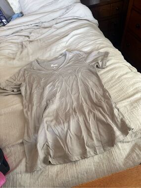 BERNE women’s  Lightweight V-Neck Shirt in Taupe